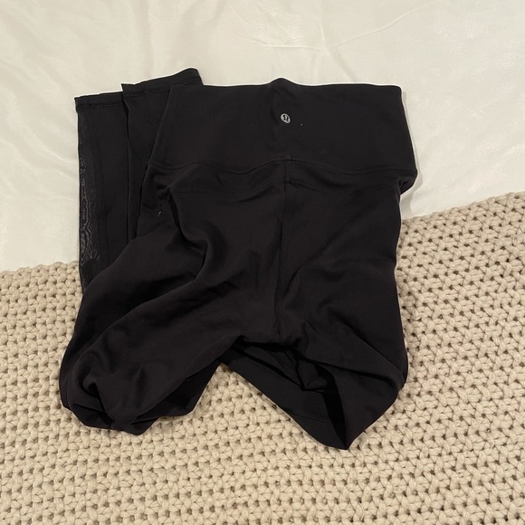 Lululemon Mesh Leggings - 28’ - Picture 4 of 4